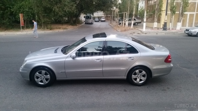 Mercedes E 240 2003, 184,000 km - 2.6 l - Bakı