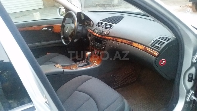 Mercedes E 240 2003, 184,000 km - 2.6 l - Bakı