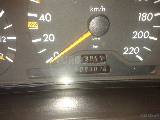 Mercedes E 220 1996, 93,078 km - 2.2 l - Bakı
