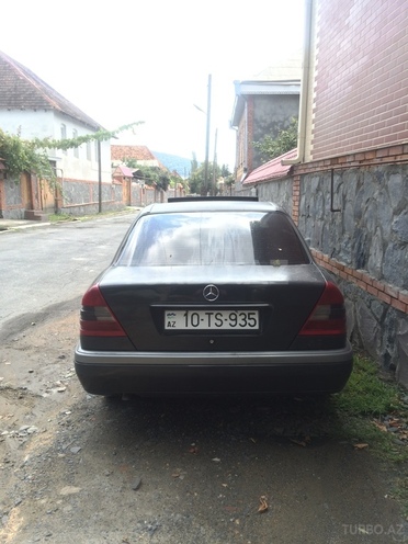 Mercedes C 180 1995, 360,000 km - 1.8 l - Qax