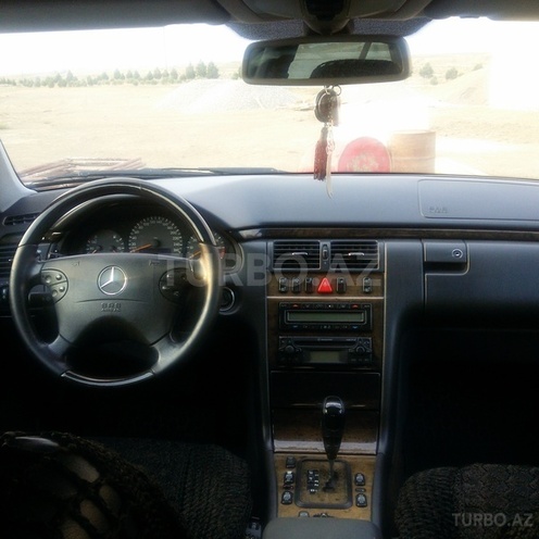 Mercedes E 240 2001, 188,000 km - 2.6 l - Sumqayıt