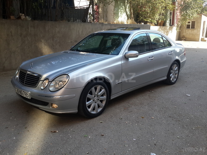 Mercedes E 240 2002, 260,000 km - 2.6 л - Bakı