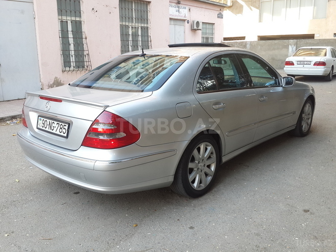 Mercedes E 240 2002, 260,000 km - 2.6 л - Bakı