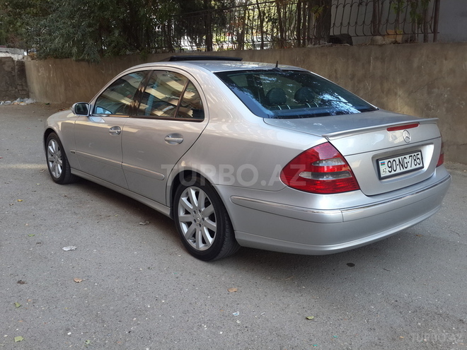 Mercedes E 240 2002, 260,000 km - 2.6 л - Bakı