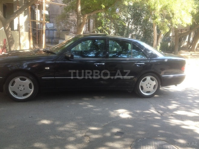 Mercedes E 300 1997, 410,000 km - 3.0 l - Bakı