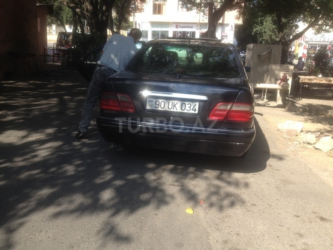 Mercedes E 300 1997, 410,000 km - 3.0 l - Bakı