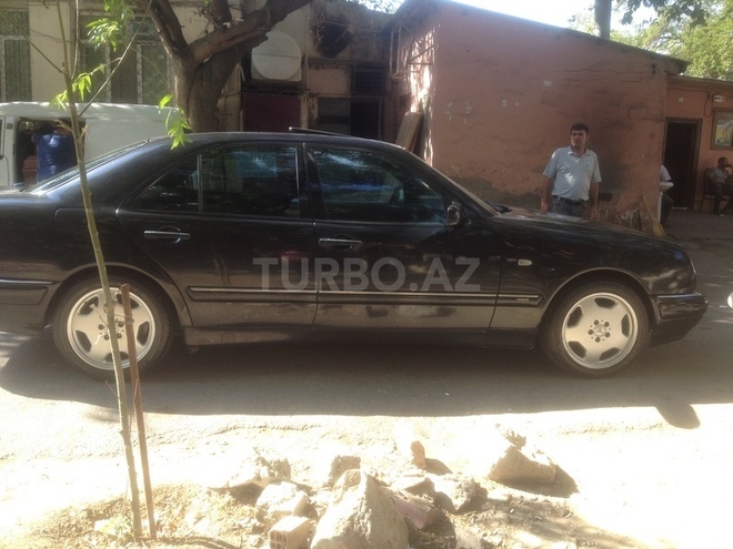 Mercedes E 300 1997, 410,000 km - 3.0 l - Bakı