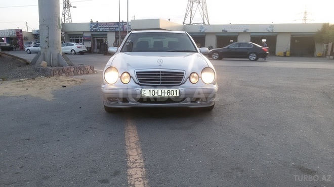 Mercedes E 240 2000, 319,116 km - 2.4 л - Xırdalan