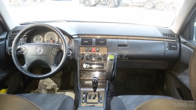 Mercedes E 240 2000, 319,116 km - 2.4 л - Xırdalan