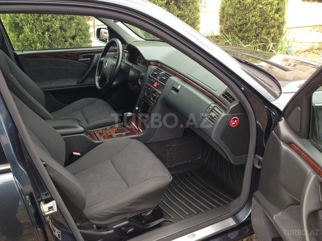 Mercedes E 320 2000, 255,308 km - 3.2 l - Bakı