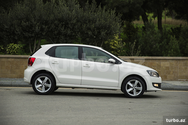 Volkswagen Polo 2009, 130,000 km - 1.4 л - Bakı