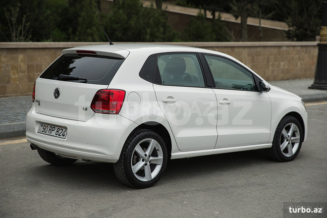 Volkswagen Polo 2009, 130,000 km - 1.4 л - Bakı