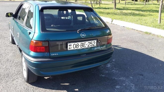 Opel Astra 1998, 220,000 km - 1.6 л - Balakən