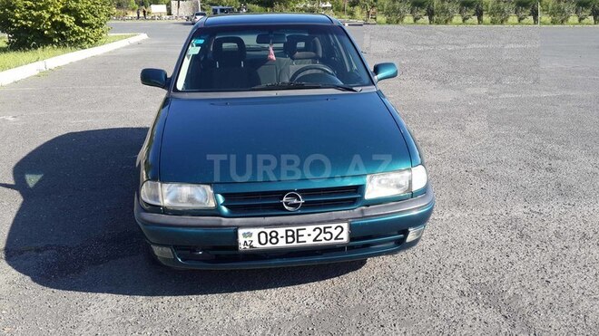 Opel Astra 1998, 220,000 km - 1.6 л - Balakən