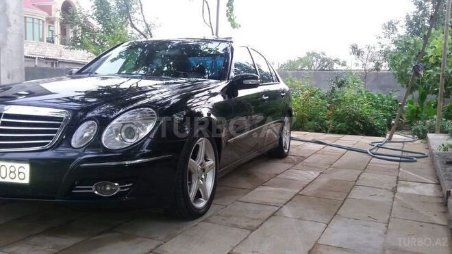 Mercedes E 270 2004, 217,000 km - 2.7 l - Bakı