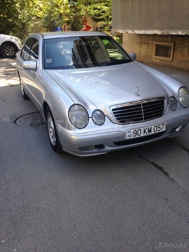 Mercedes E 220 2001, 283,000 km - 2.2 l - Bakı