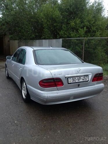 Mercedes E 240 2001, 390,000 km - 2.4 l - Bakı