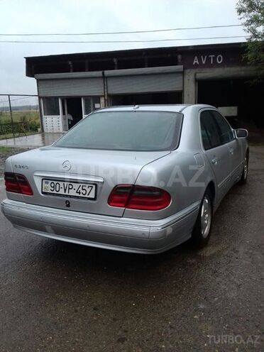 Mercedes E 240 2001, 390,000 km - 2.4 l - Bakı