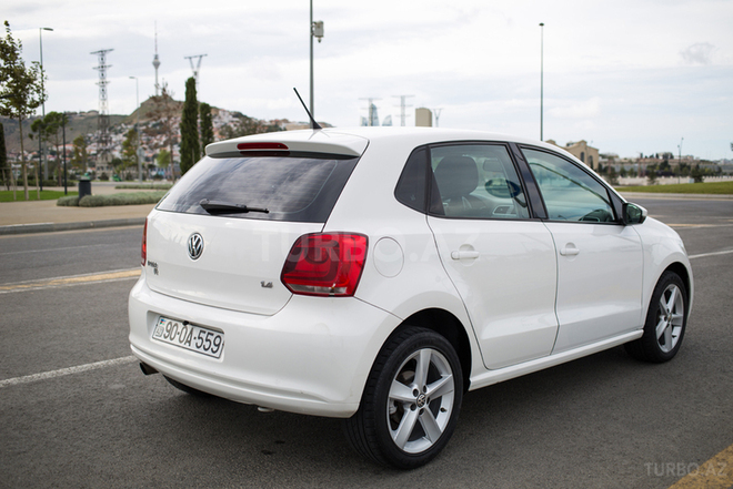 Volkswagen Polo 2009, 130,000 km - 1.4 л - Bakı
