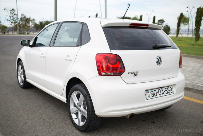 Volkswagen Polo 2009, 130,000 km - 1.4 л - Bakı