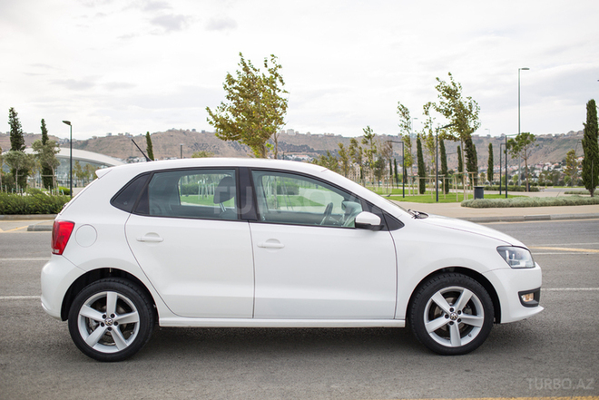 Volkswagen Polo 2009, 130,000 km - 1.4 л - Bakı