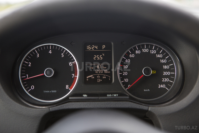 Volkswagen Polo 2009, 130,000 km - 1.4 л - Bakı