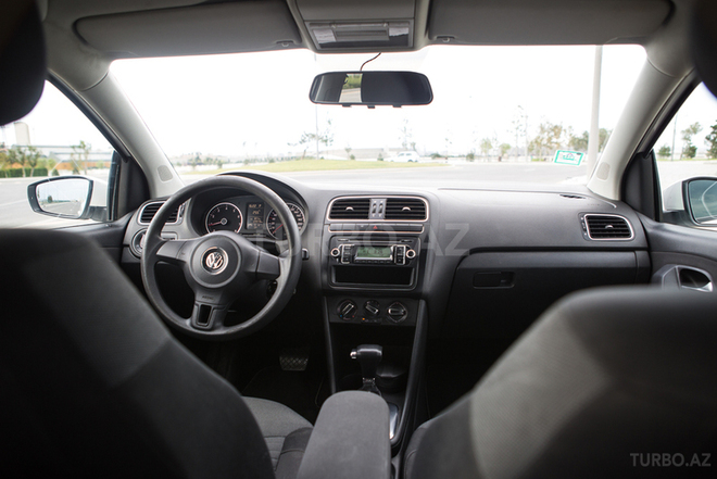 Volkswagen Polo 2009, 130,000 km - 1.4 л - Bakı