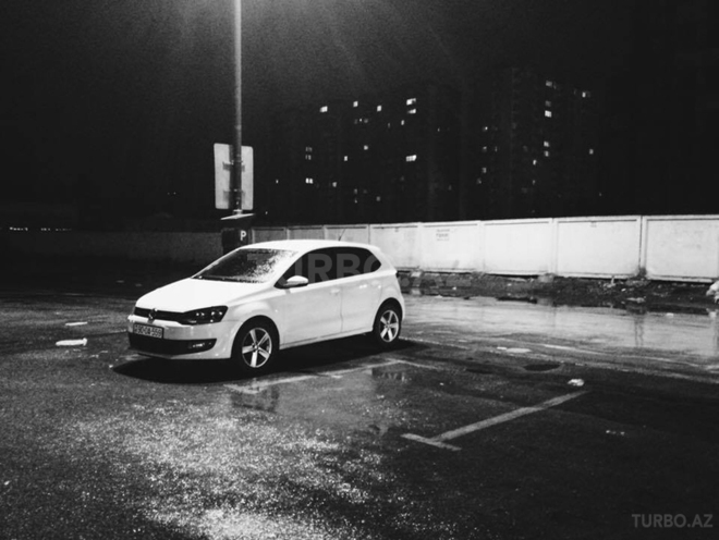 Volkswagen Polo 2009, 130,000 km - 1.4 л - Bakı