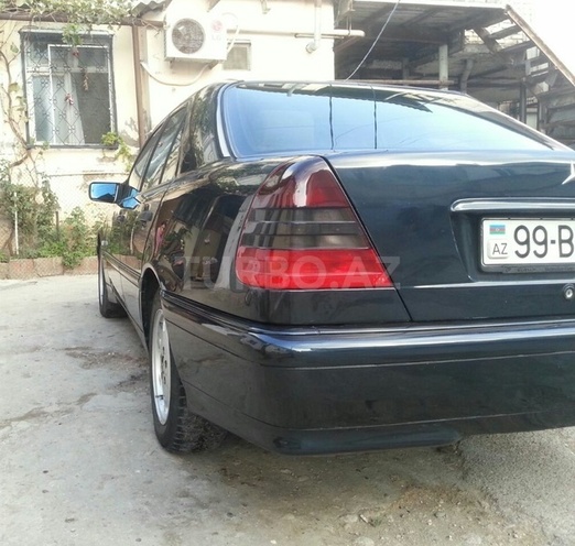 Mercedes C 220 2000, 200,000 km - 2.2 l - Bakı