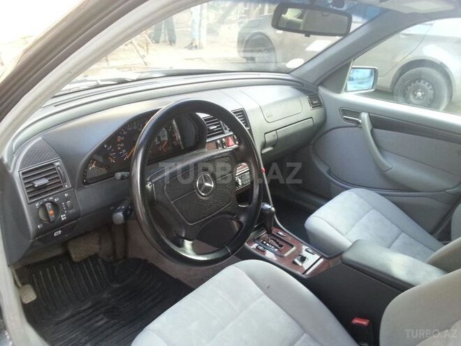 Mercedes C 220 2000, 200,000 km - 2.2 l - Bakı