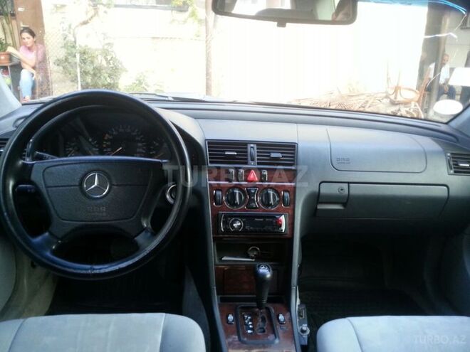 Mercedes C 220 2000, 200,000 km - 2.2 l - Bakı