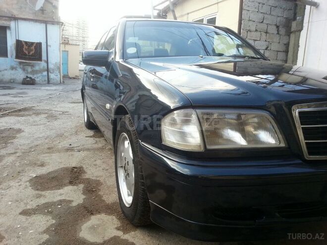 Mercedes C 220 2000, 200,000 km - 2.2 l - Bakı