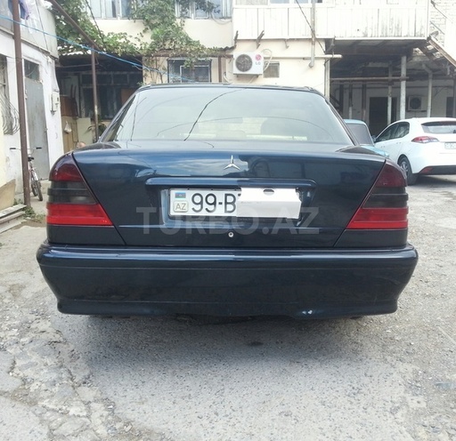 Mercedes C 220 2000, 200,000 km - 2.2 l - Bakı
