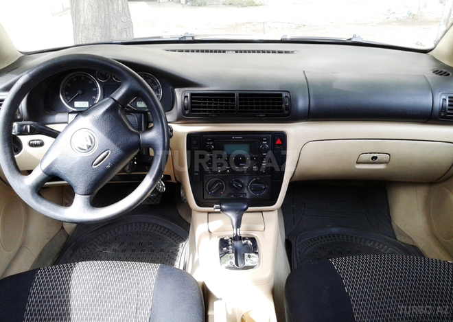 Volkswagen Passat 2001, 227,810 km - 1.8 l - Bakı