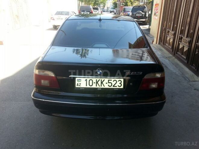 BMW 523 1999, 177,000 km - 0.3 l - Bakı