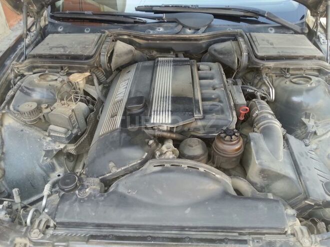 BMW 523 1999, 177,000 km - 0.3 l - Bakı