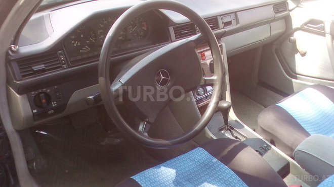 Mercedes E 230 1987, 200,000 km - 2.3 l - Bakı