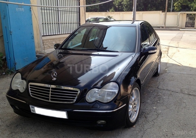 Mercedes C 320 2000, 273,000 km - 3.2 l - Bakı