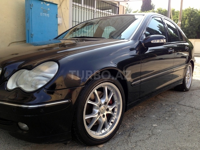 Mercedes C 320 2000, 273,000 km - 3.2 l - Bakı