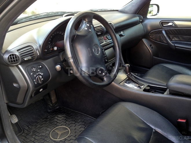 Mercedes C 320 2000, 273,000 km - 3.2 l - Bakı