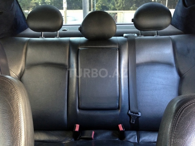 Mercedes C 320 2000, 273,000 km - 3.2 l - Bakı
