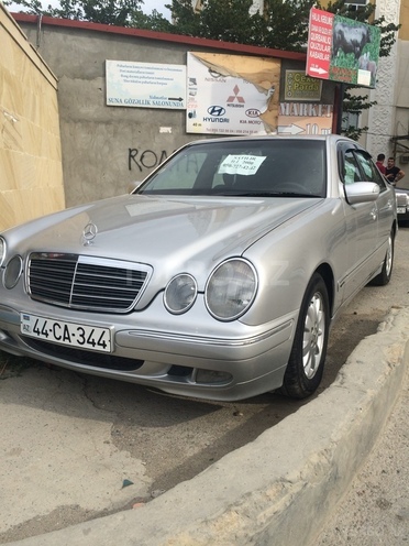 Mercedes E 270 2000, 230,000 km - 2.7 l - Bakı