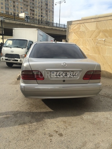 Mercedes E 270 2000, 230,000 km - 2.7 l - Bakı