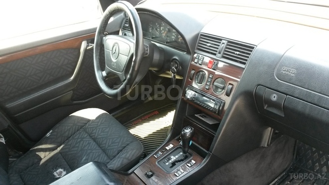 Mercedes C 220 1994, 432,000 km - 2.2 l - Sumqayıt