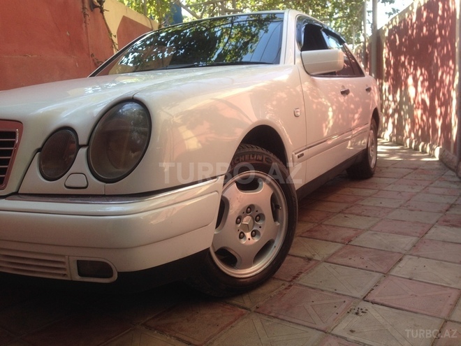 Mercedes E 300 1999, 280,000 km - 3.0 л - Bakı