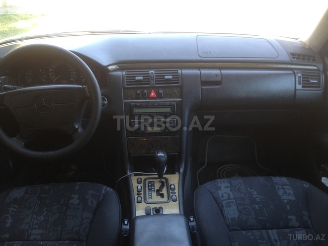 Mercedes E 300 1999, 280,000 km - 3.0 л - Bakı