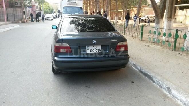 BMW 528 1997, 325,000 km - 2.8 л - Sumqayıt