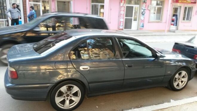 BMW 528 1997, 325,000 km - 2.8 л - Sumqayıt