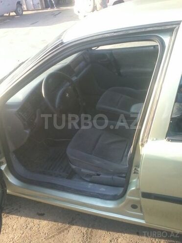 Opel Vectra 1996, 100,000 km - 1.6 л - Bakı