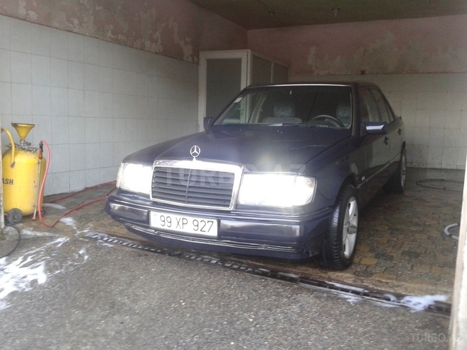 Mercedes E 260 1990, 634,288 km - 0.3 l - Bakı